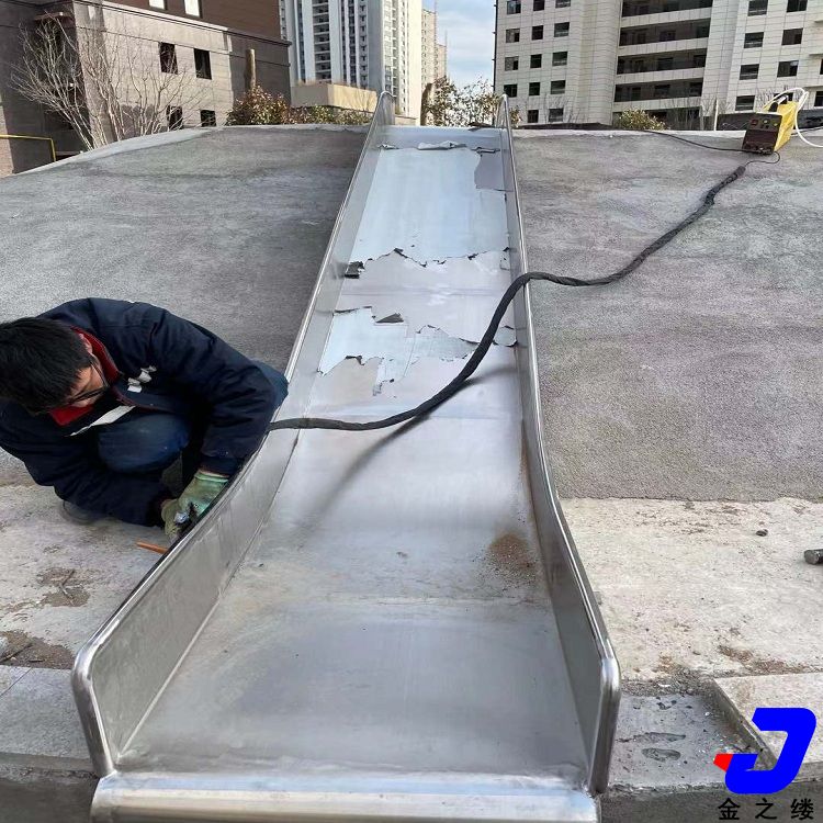 小區內不銹鋼滑滑梯